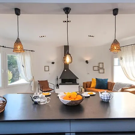 Sara 6 - Chill-out, Private Pool, Private Tennis Court- By Villamar *